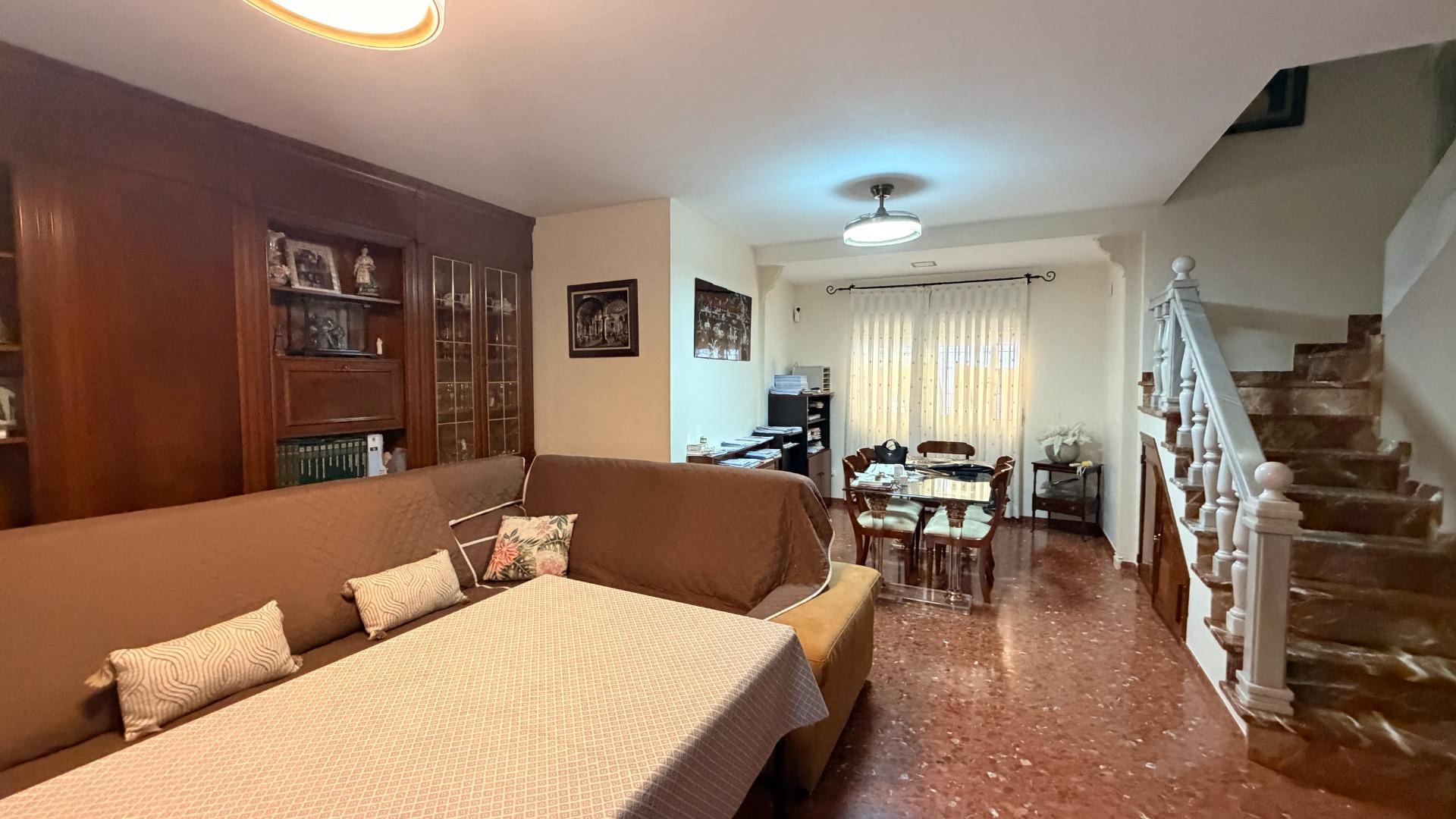 D. AMPLIA CASA JUNTO LA ASOMADILLA CON PISCINA PROPIA - foto 5