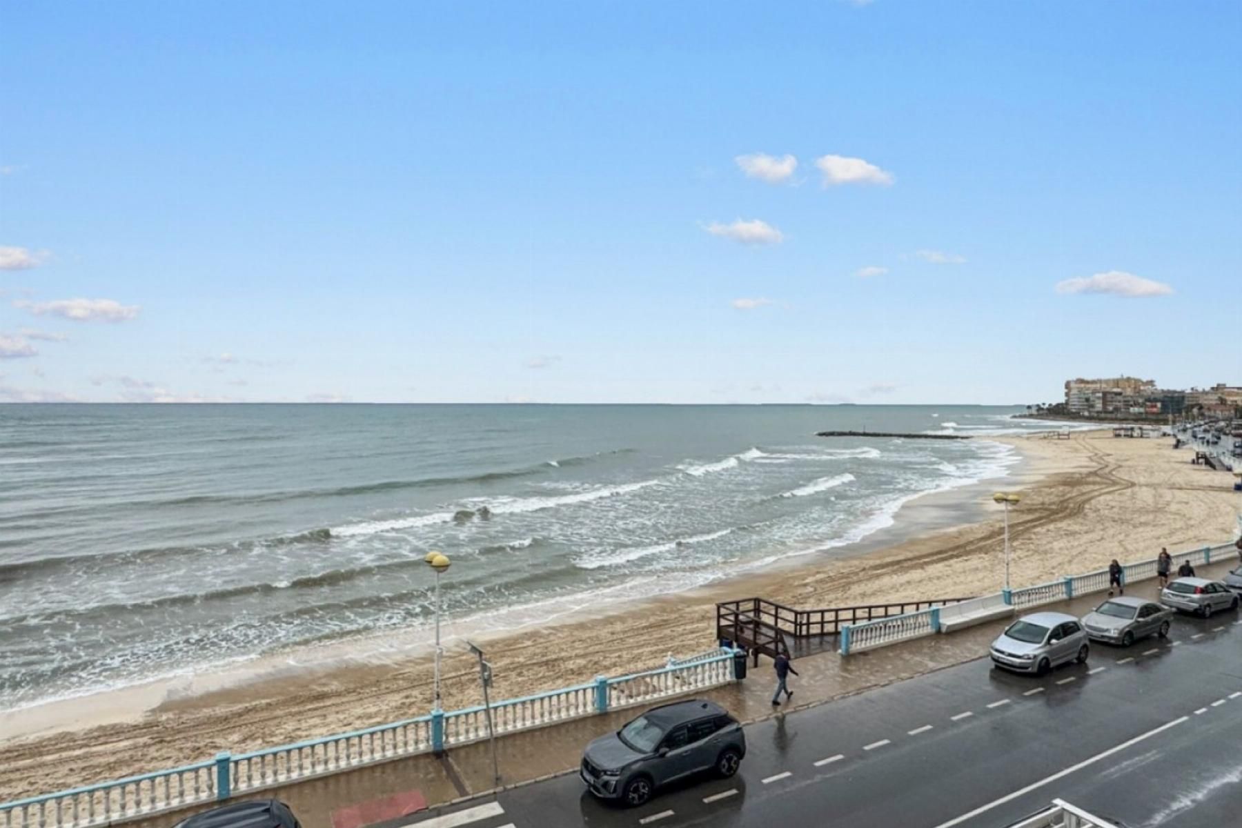 APARTAMENTO DE 3 DORMITORIOS 2 BAÑOS CON VISTAS AL MAR EN TO - foto 3