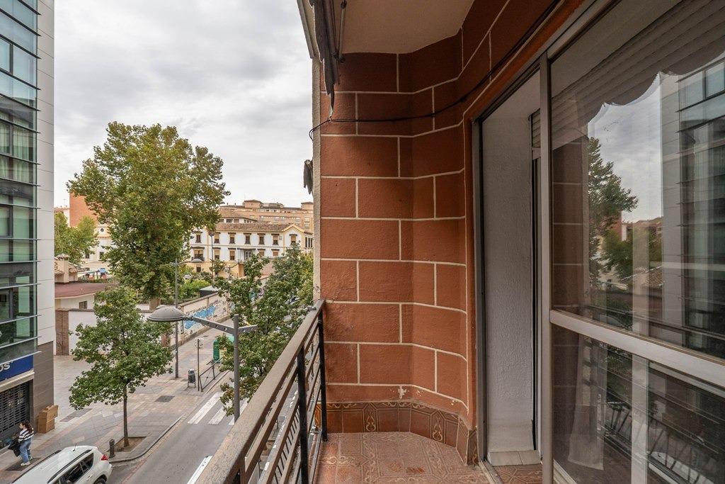 Pisazo en venta en calle Obispo Hurtado - foto 4