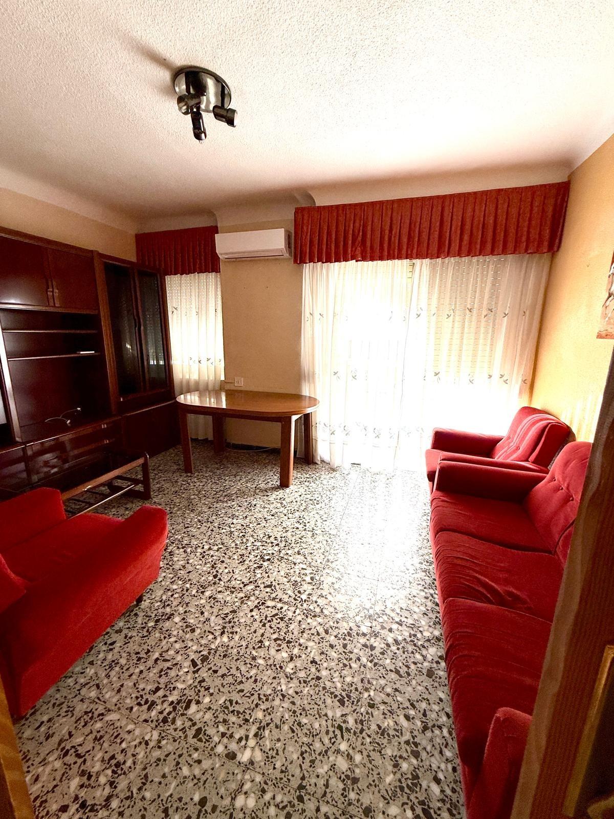 PISO CON 4 DORMITORIOS EN PETRER - foto 4