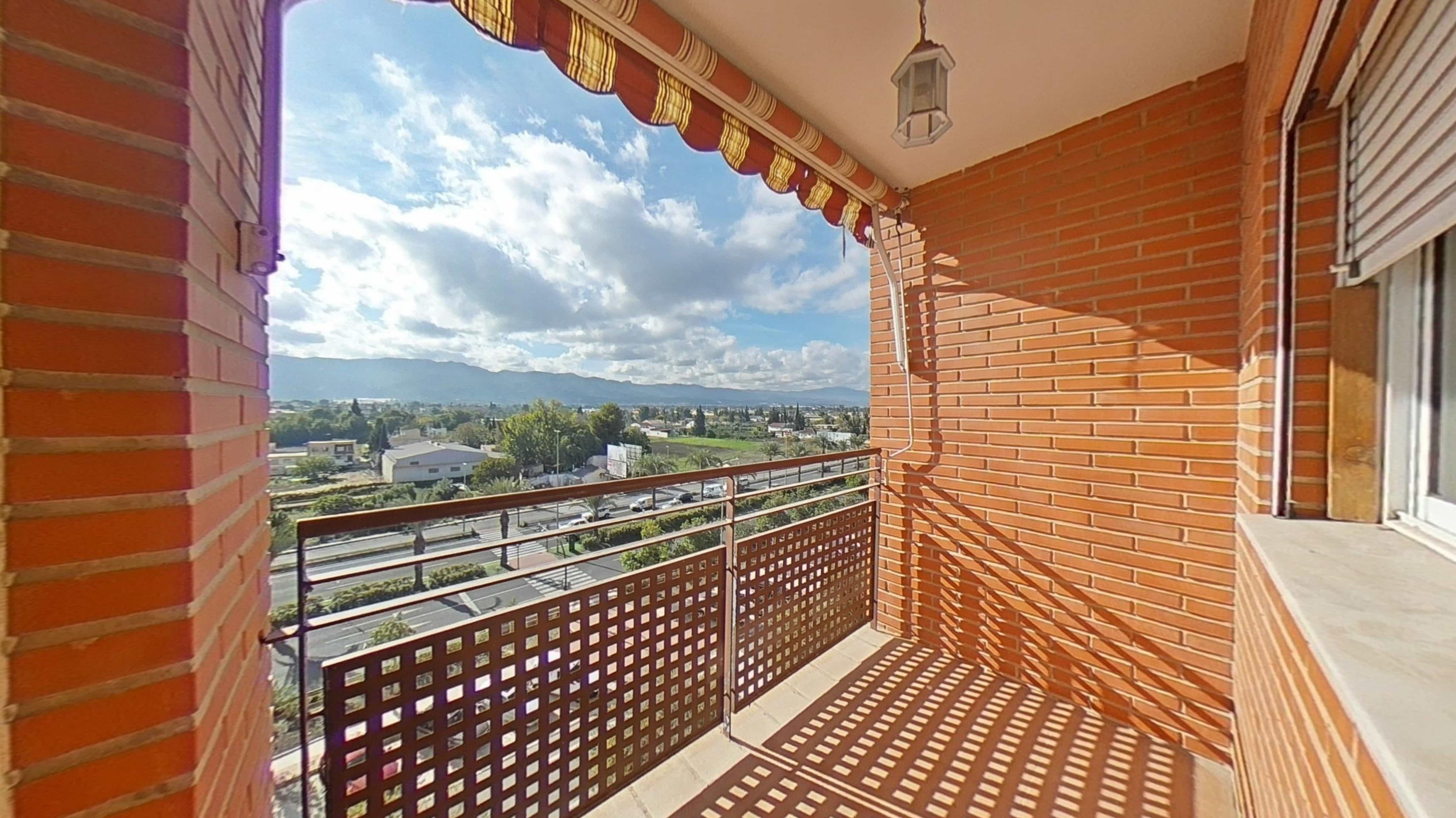 QUINTA PLANTA EN RONDA SUR-LUMINOSA - foto 4