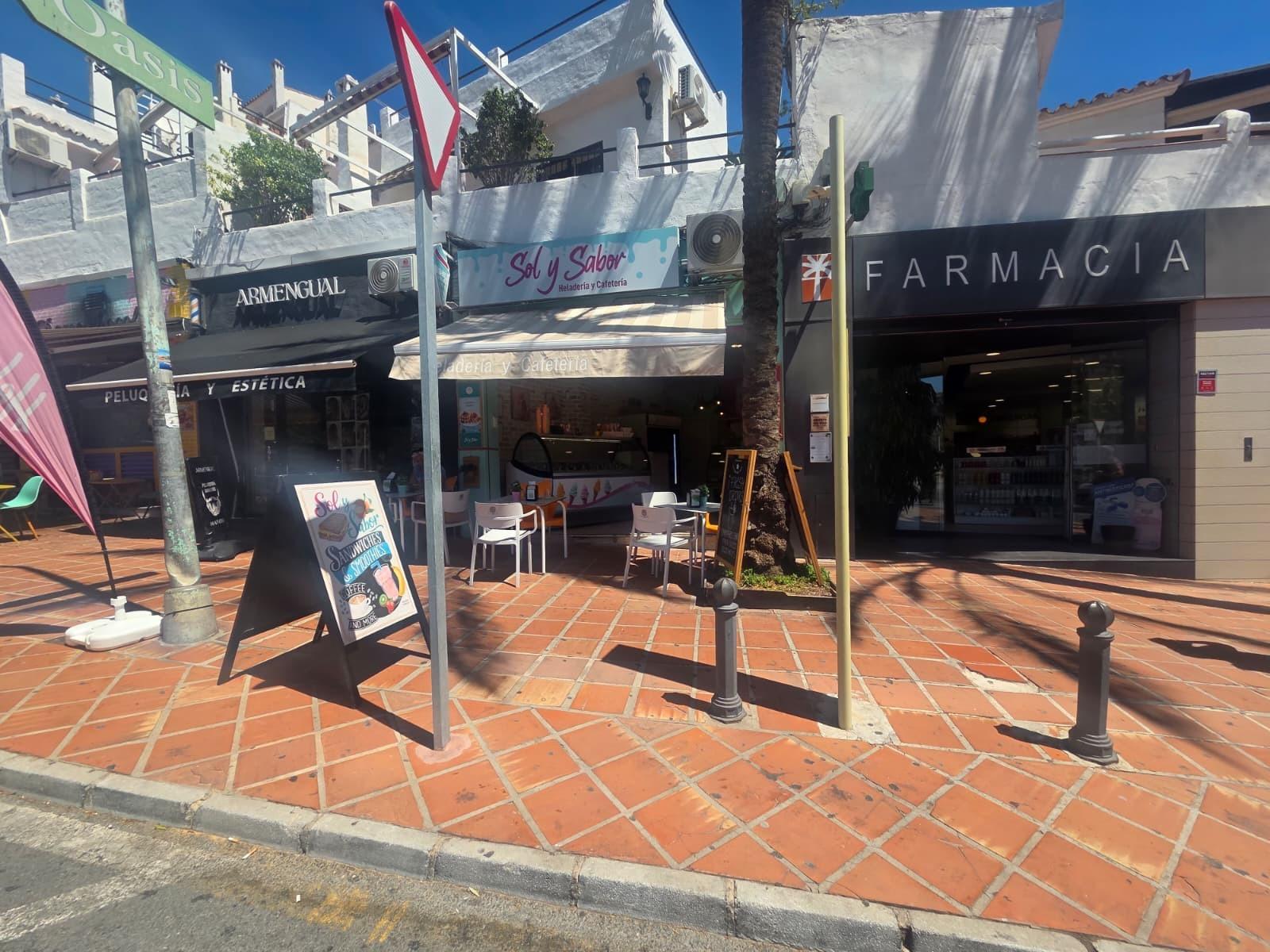 ¡TRASPASO DE HELADERÍA-CAFETERÍA EN BENALMÁDENA COSTA! - foto 5