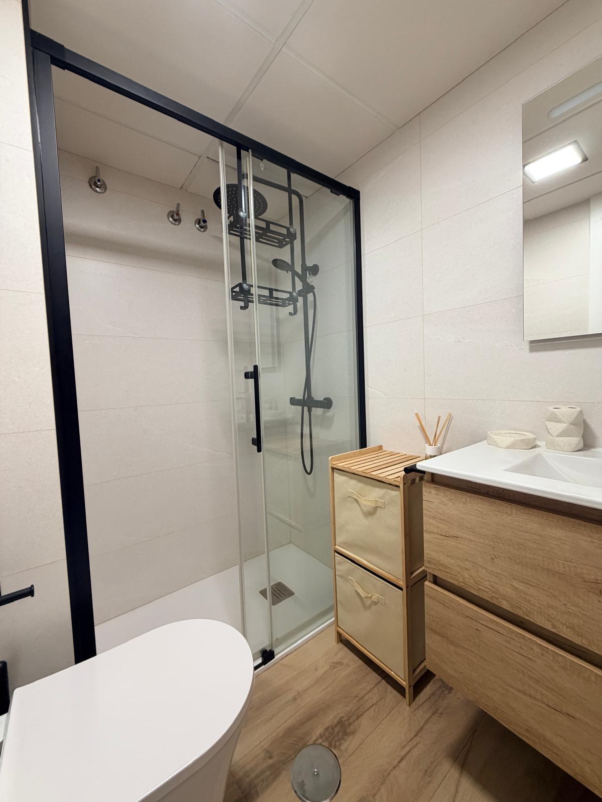 ¡Apartamento Reformado en el Corazón de Badajoz! ✨ - foto 2