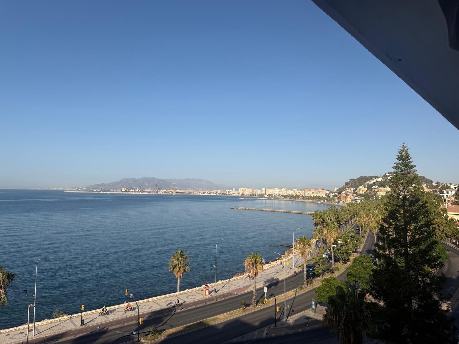 ALQUILER EN EL MORLACO ¡¡ CON INCREÍBLES VISTAS AL MAR !! - foto 3