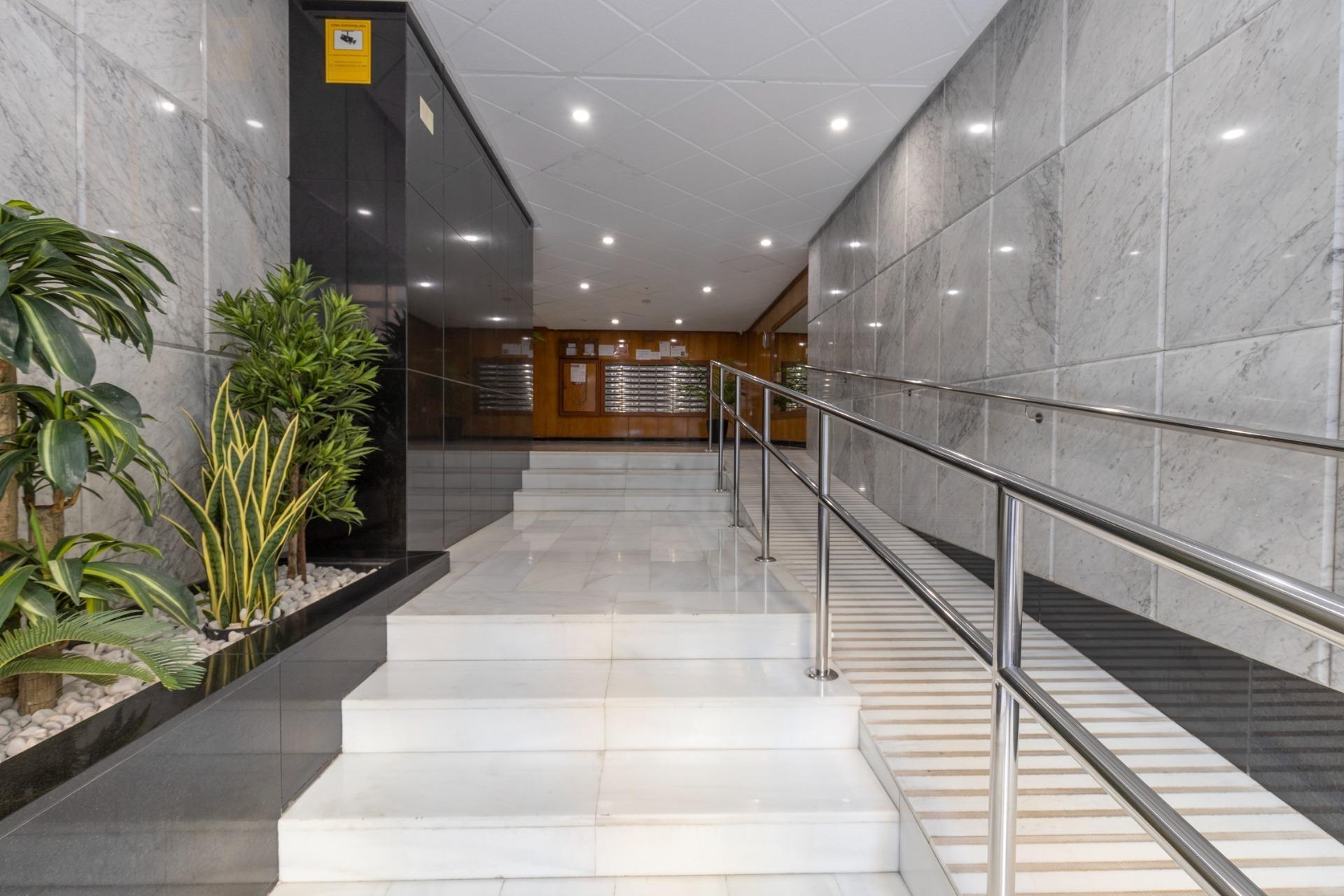 ¡¡ENCANTADOR PISO DE 112 m2 CON 4 DORMITORIOS Y 2 BAÑOS EN C - foto 2