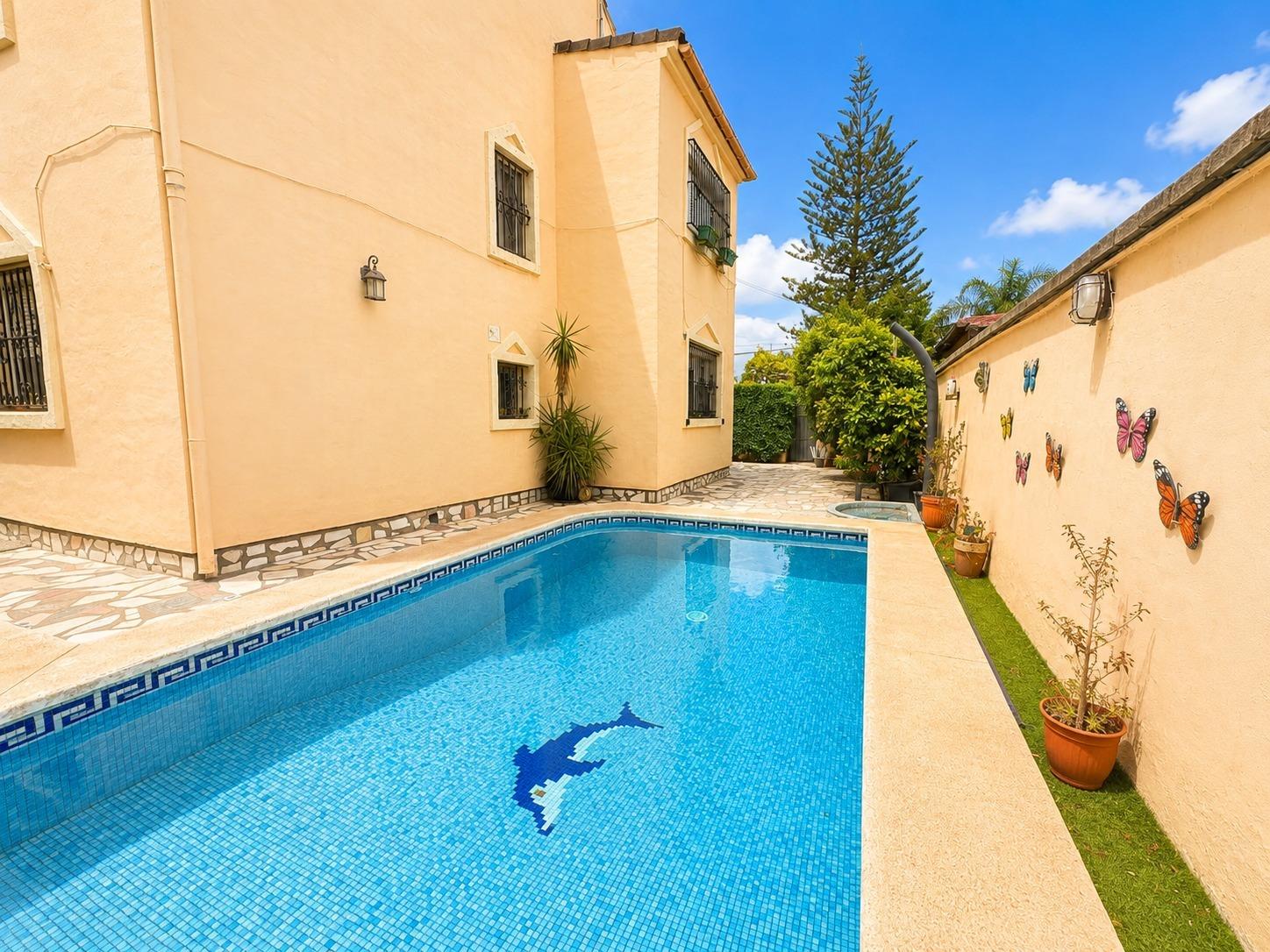 ¡EN VENTA CHALET INDEPENDIENTE EN GUADACORTE!