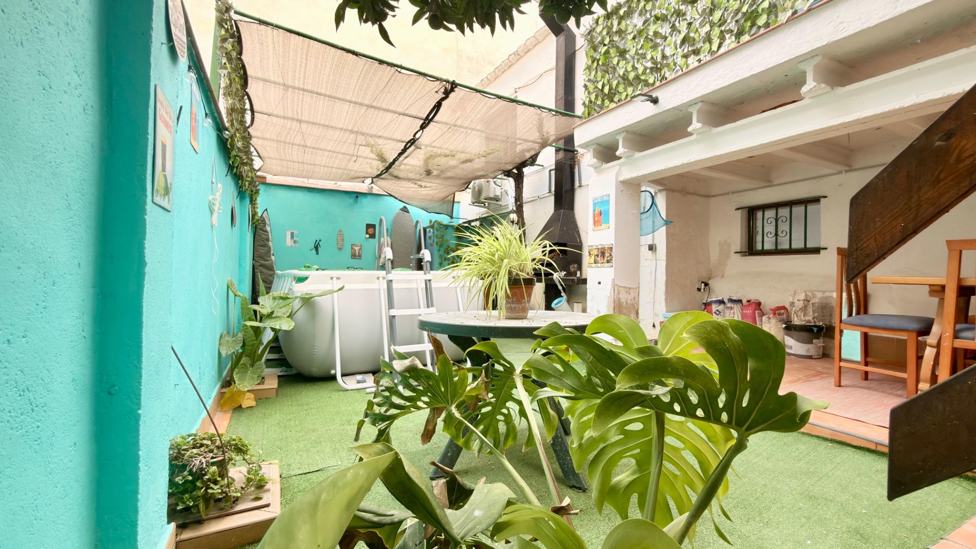 CASA CON ENCANTO EN CUNIT – ESPACIO, TERRAZA Y A SOLO 650 M DEL MAR