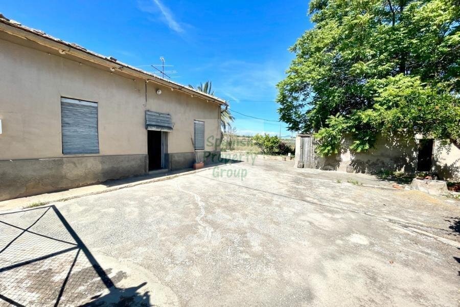 Venta de finca / country property en La romana, con 3 dormitorios y 1 baño