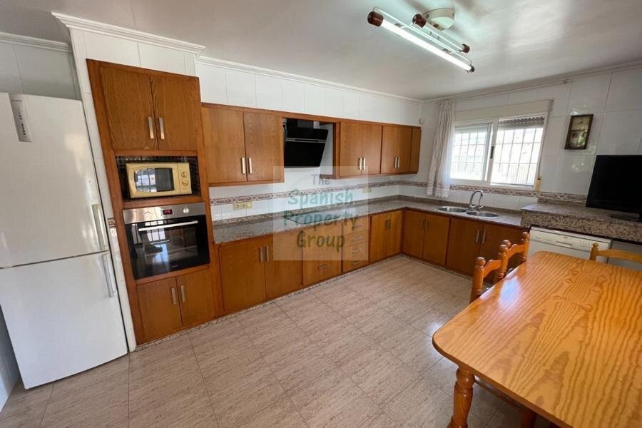 Venta de villa en Crevillente, de 120m2 con 3 dormitorios y  - foto 2