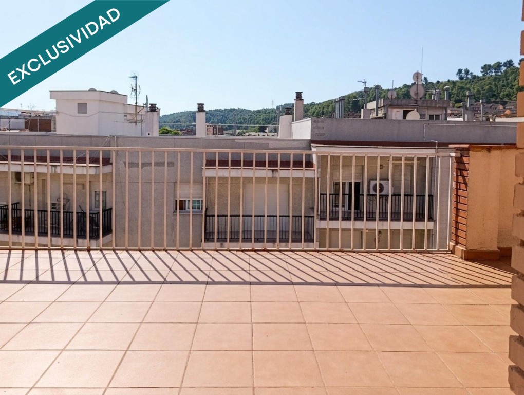 Ático luminoso de 2 habitaciones y terraza de 20 m²