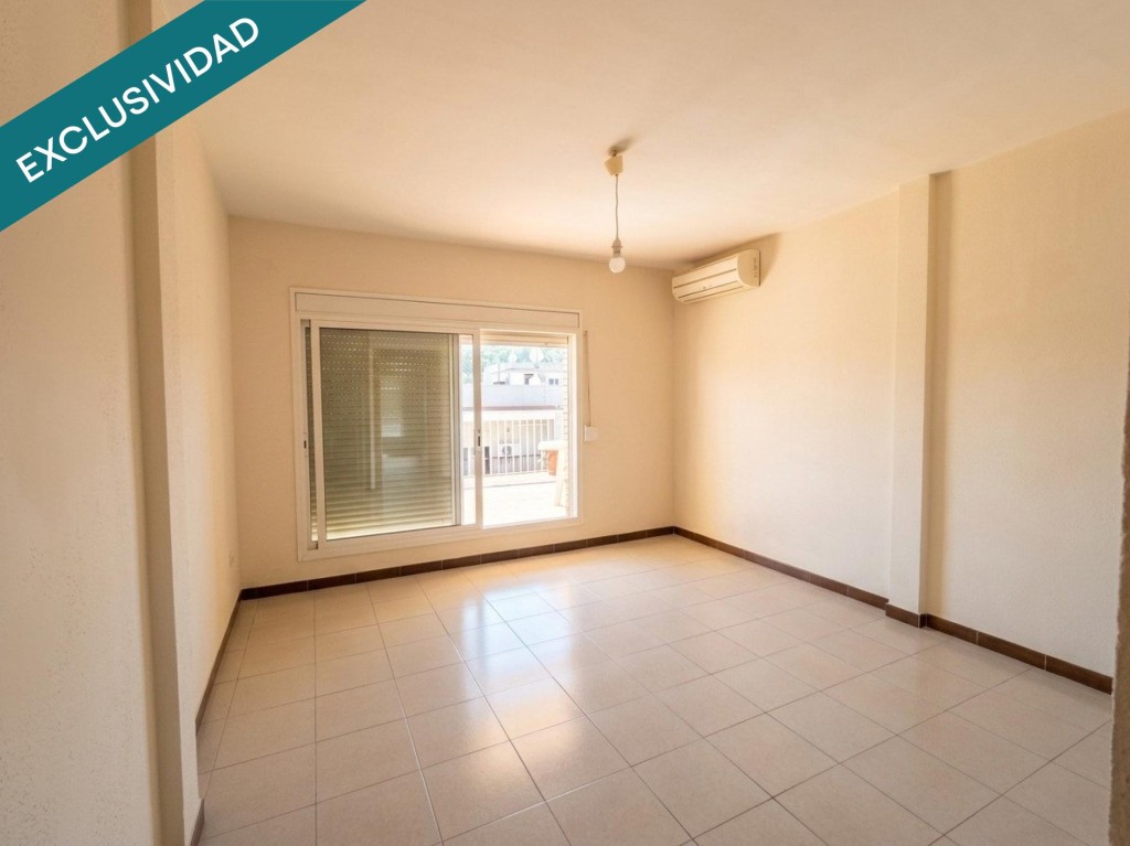 Ático luminoso de 2 habitaciones y terraza de 20 m² - foto 2