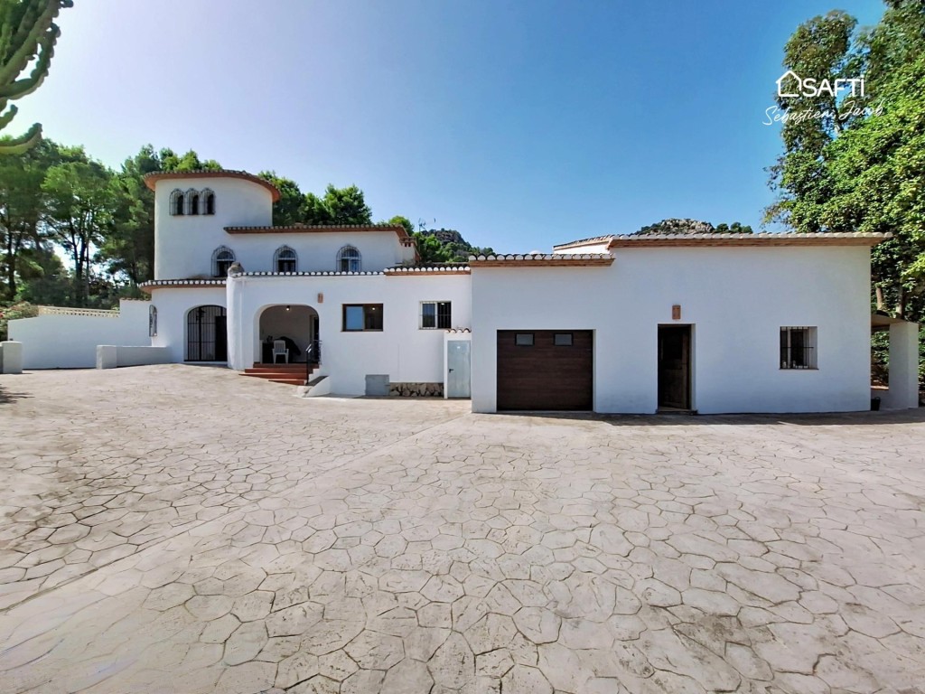 CASA EN PEDREGUER