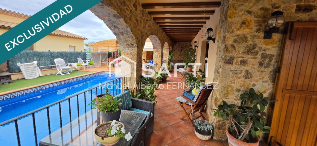 Una gran casa con carácter propio en Residencial Blanes - foto 2