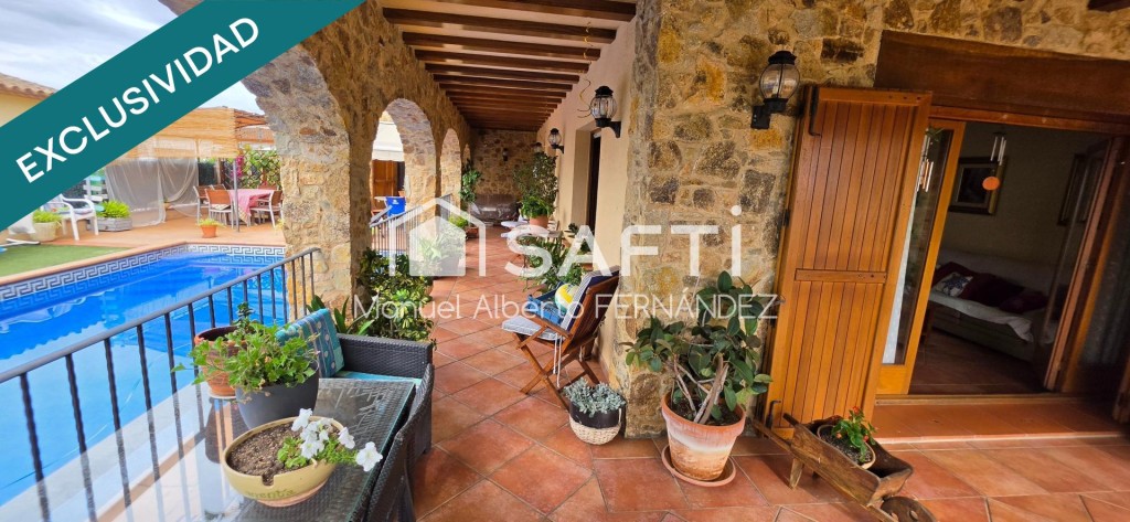 Una gran casa con carácter propio en Residencial Blanes - foto 3