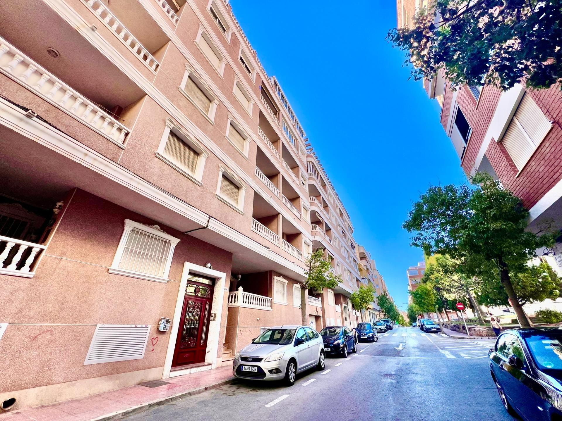 Parking 22m² en venta - torrevieja