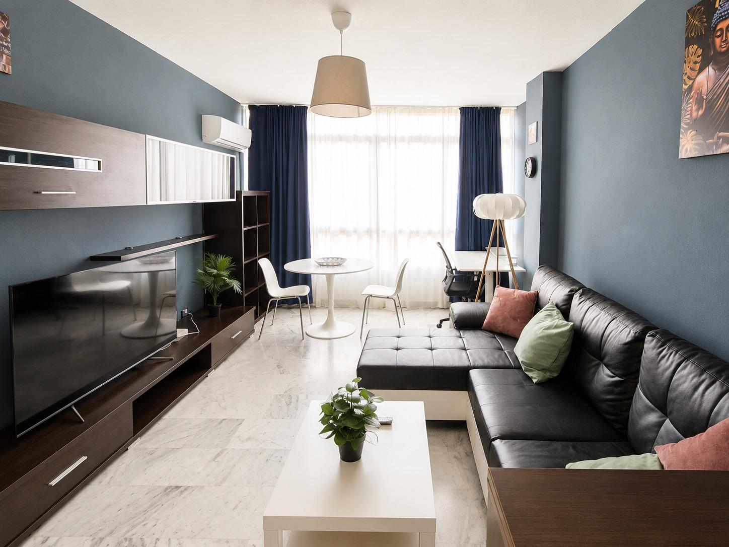 ✨ ACOGEDOR PISO EXTERIOR EN EL CENTRO DE MÁLAGA – IDEAL PARA - foto 2
