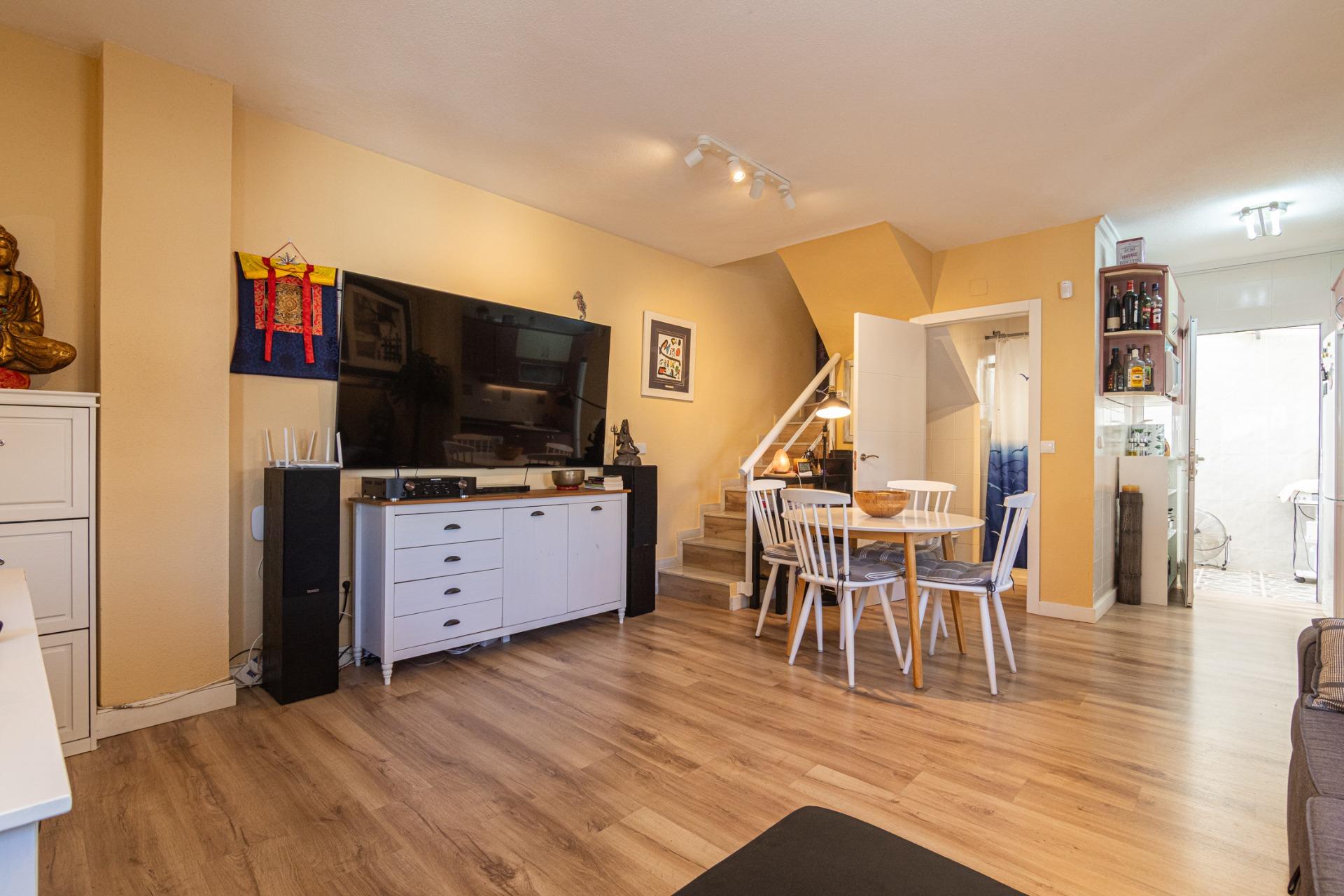 HERMOSA CASA EN ESQUINA CON AMPLIA TERRAZA EN GRAN ALACANT - foto 5