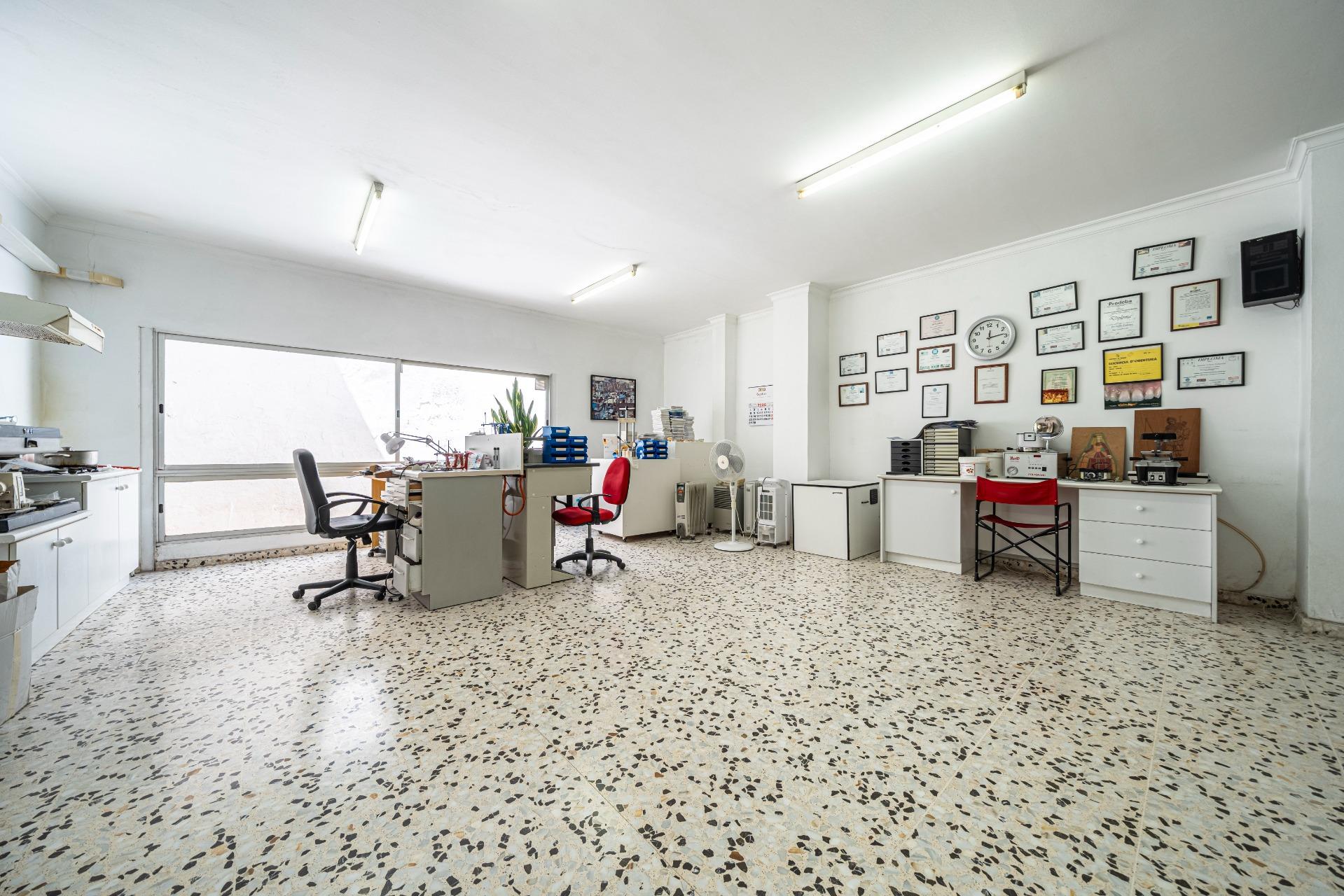 Amplio Local Comercial en el Centro de Manacor - foto 4