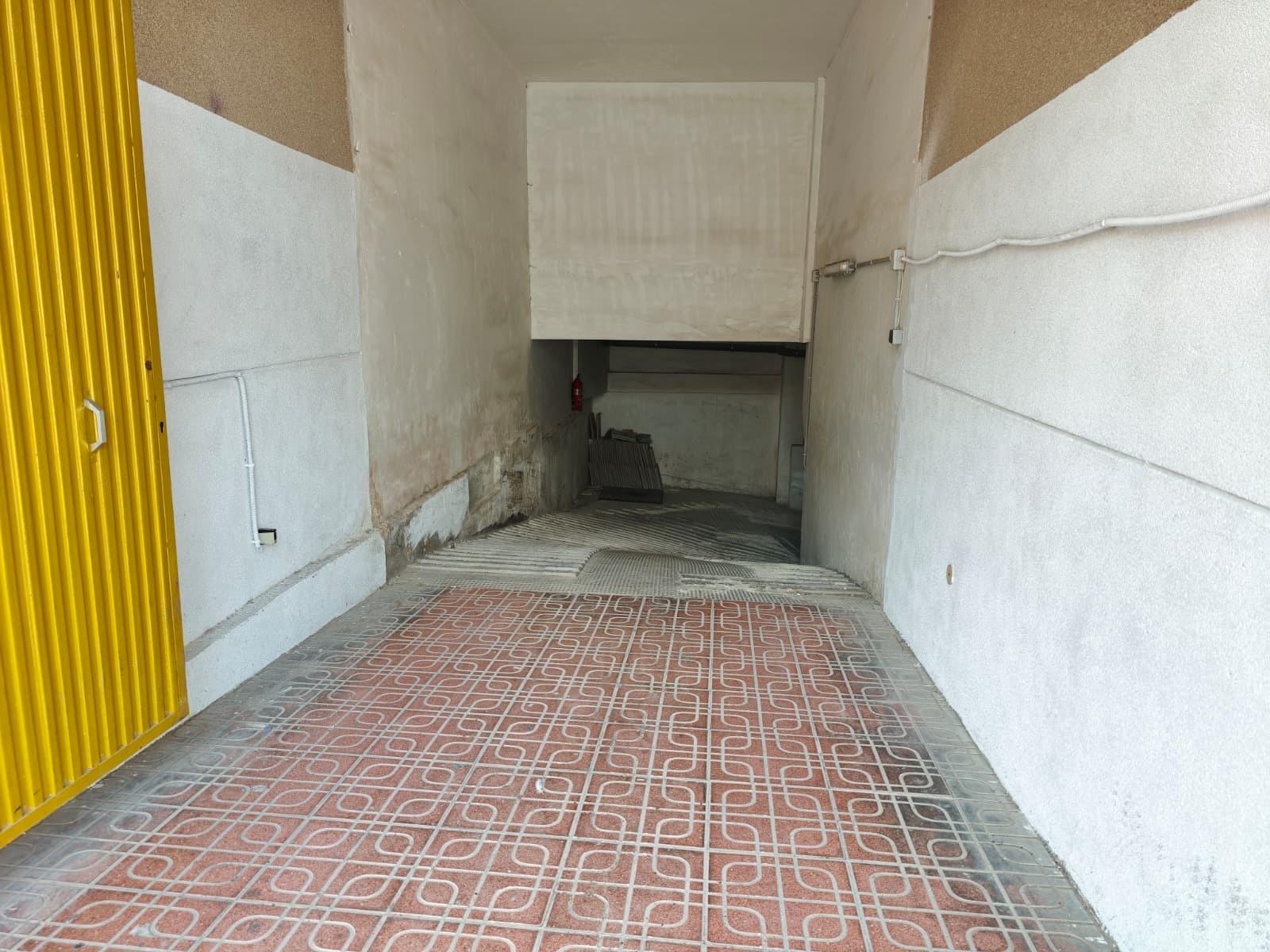 Plaza de aparcamiento en el centro de Torrevieja cerca de la - foto 4