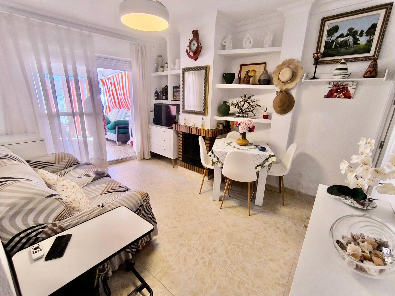 ALQUILER DE SEPTIEMBRE A JUNIO – VIVIENDA DE 3 habitaciones  - foto 2