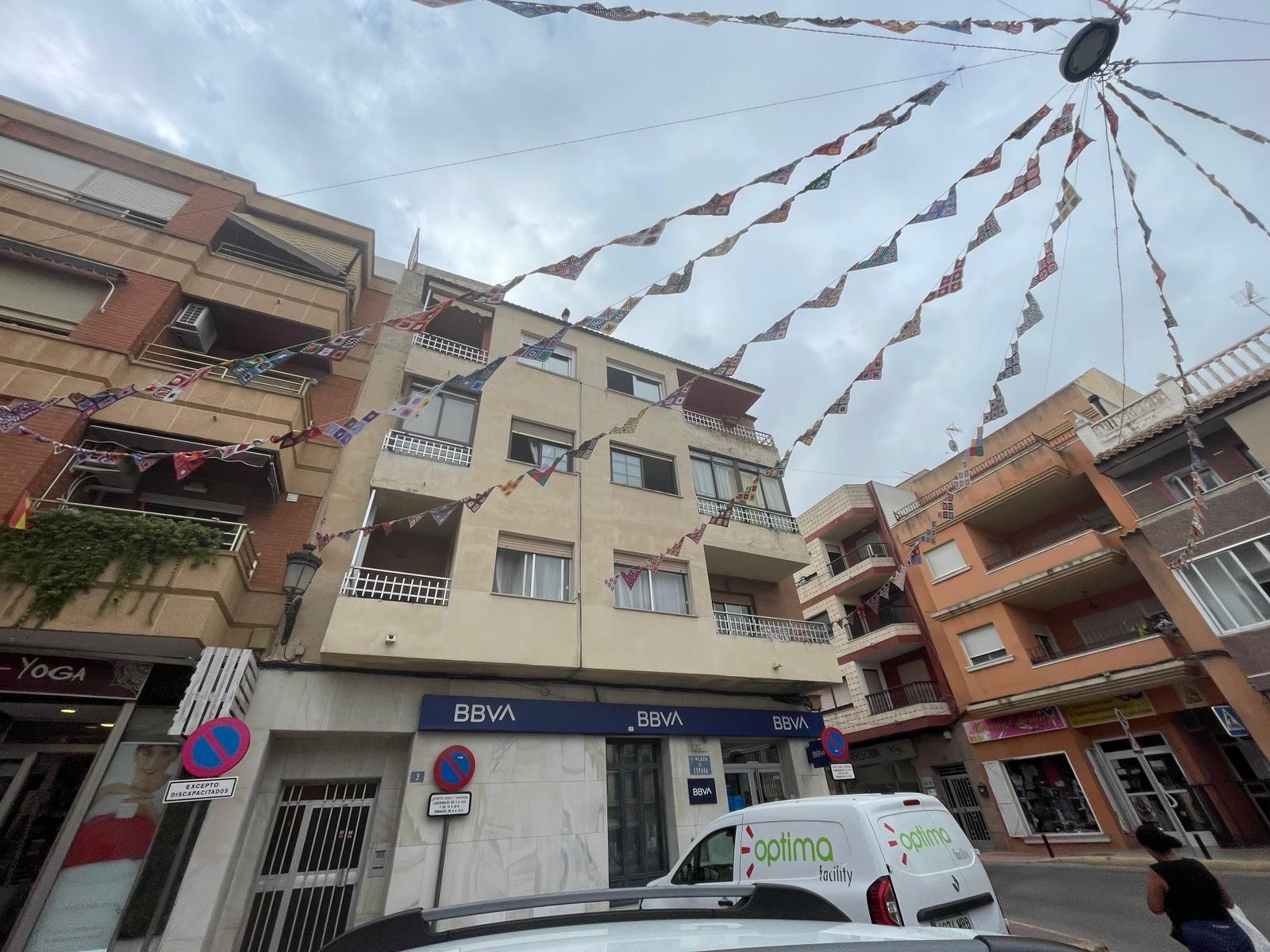 Amplio apartamento de 4 dormitorios listo para entrar a vivir en pleno centro de Rojales