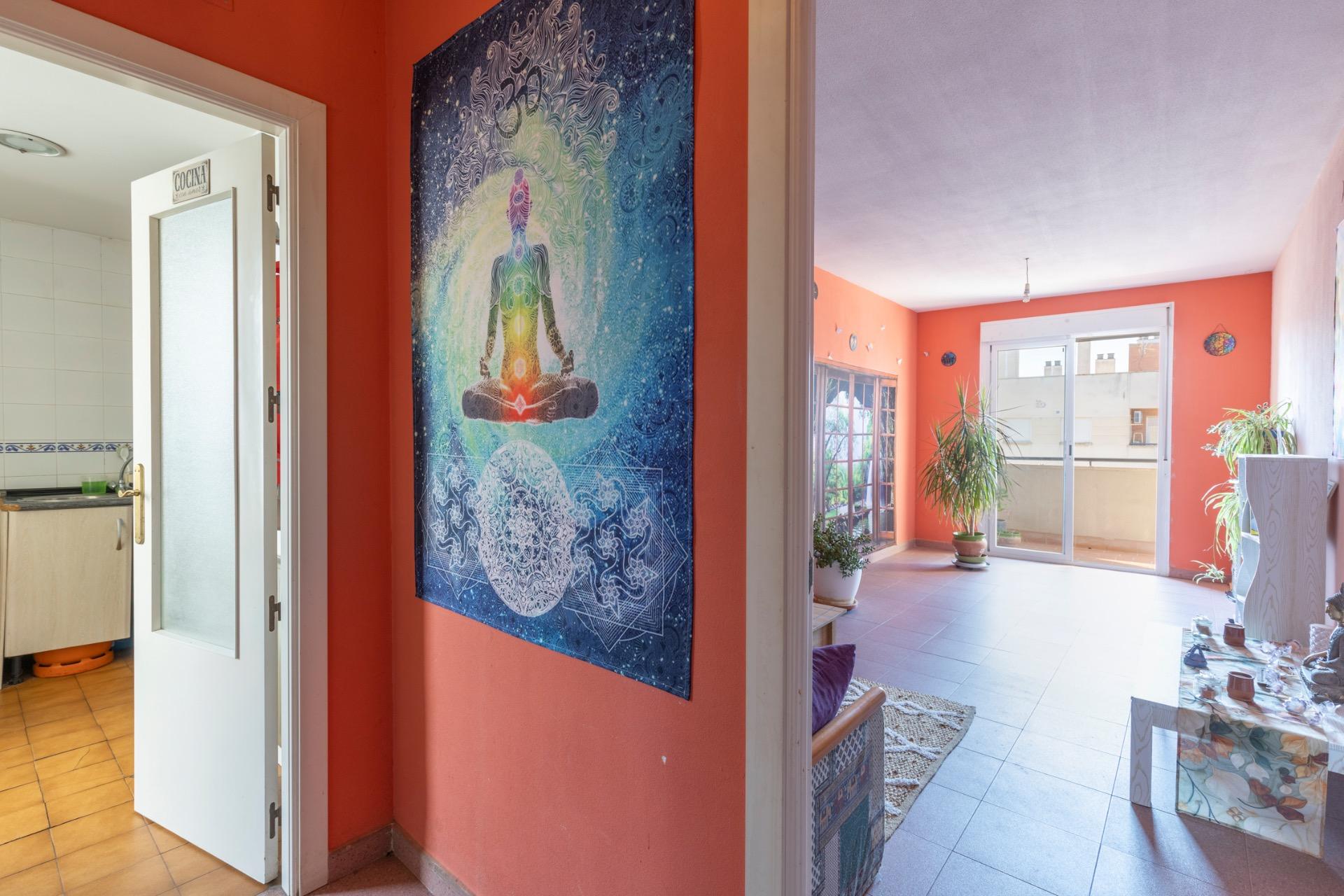 Amplia vivienda VPO con terraza, garaje y excelente ubicació - foto 4