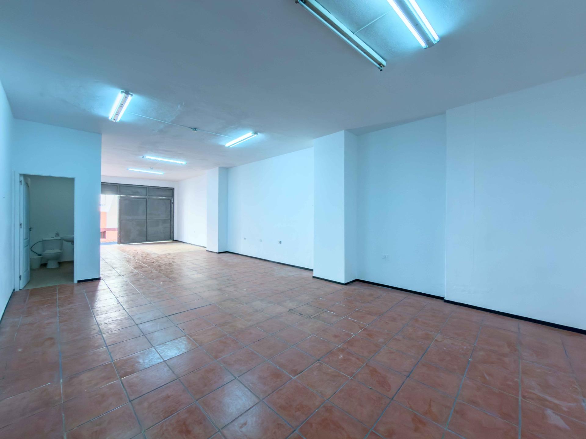 DOS LOCALES EN ALQUILER EN LA CUESTA – DESDE 650 €/MES CADA  - foto 2