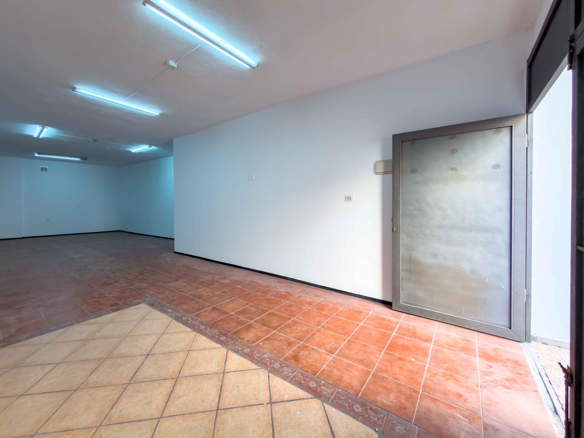 DOS LOCALES EN ALQUILER EN LA CUESTA – DESDE 650 €/MES CADA  - foto 5