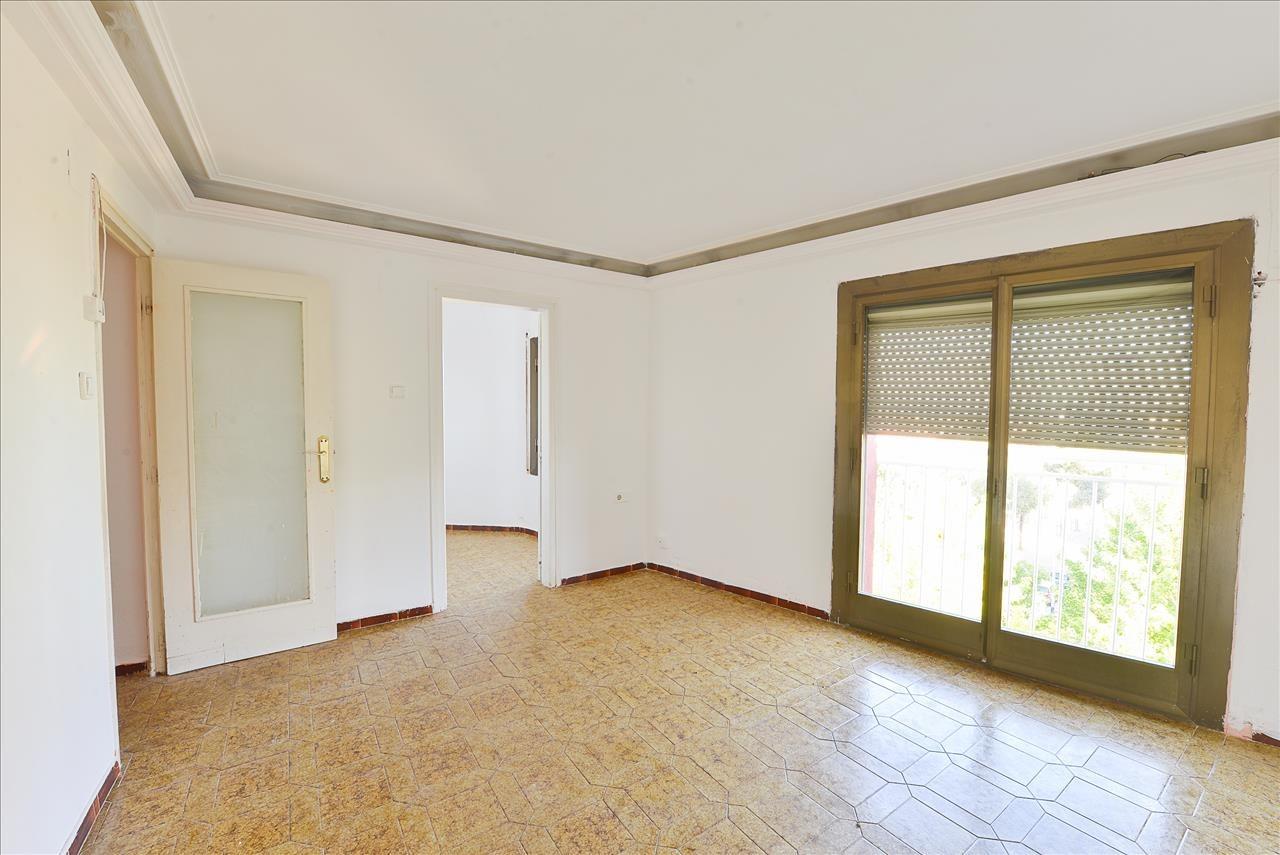¡Piso en Venta de 98 m2 con Gran Potencial en Barberà del Va