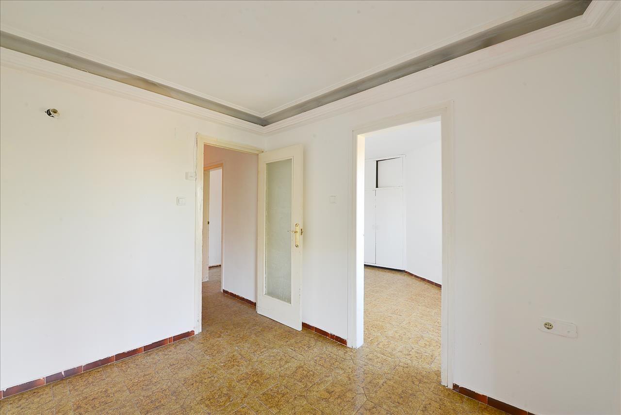 ¡Piso en Venta de 98 m2 con Gran Potencial en Barberà del Va - foto 5