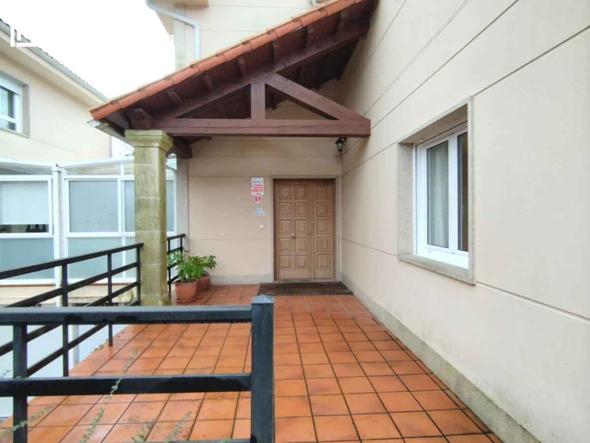 Fantástico chalet con garaje y gran jardín en las afueras de - foto 2
