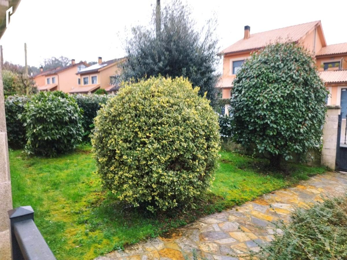Fantástico chalet con garaje y gran jardín en las afueras de - foto 3