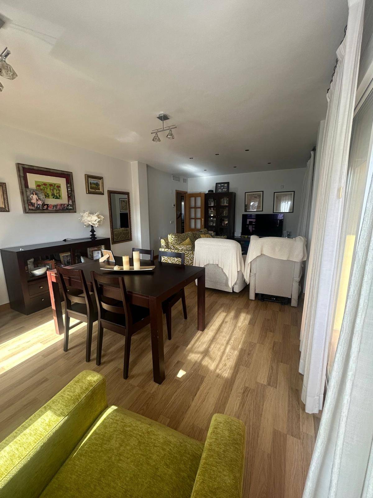 Amplio piso en El Palmar precio 198.000€