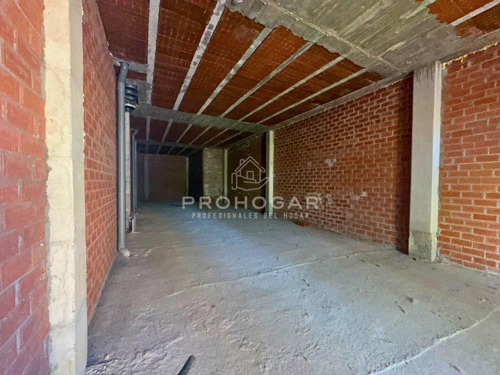 Venta de local en Colmenar viejo, de 120m2 con plaza de garaje