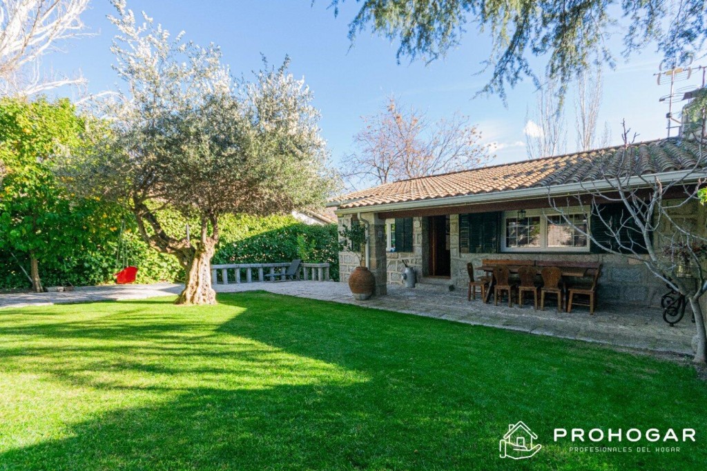 Venta de casa en Colmenar viejo, con 4 dormitorios y 2 baños