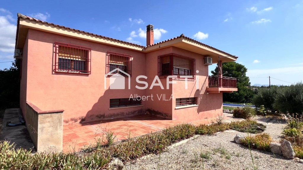 Finca rústica con chalet y piscina en Valls - foto 4