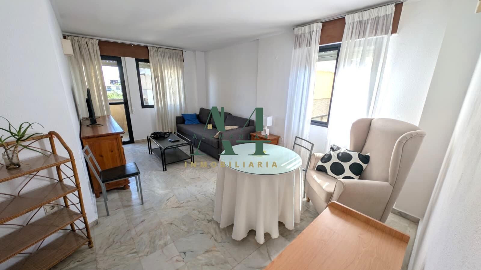 Acogedor Apartamento en Alquiler en Hernán Cortés, Cáceres por €580