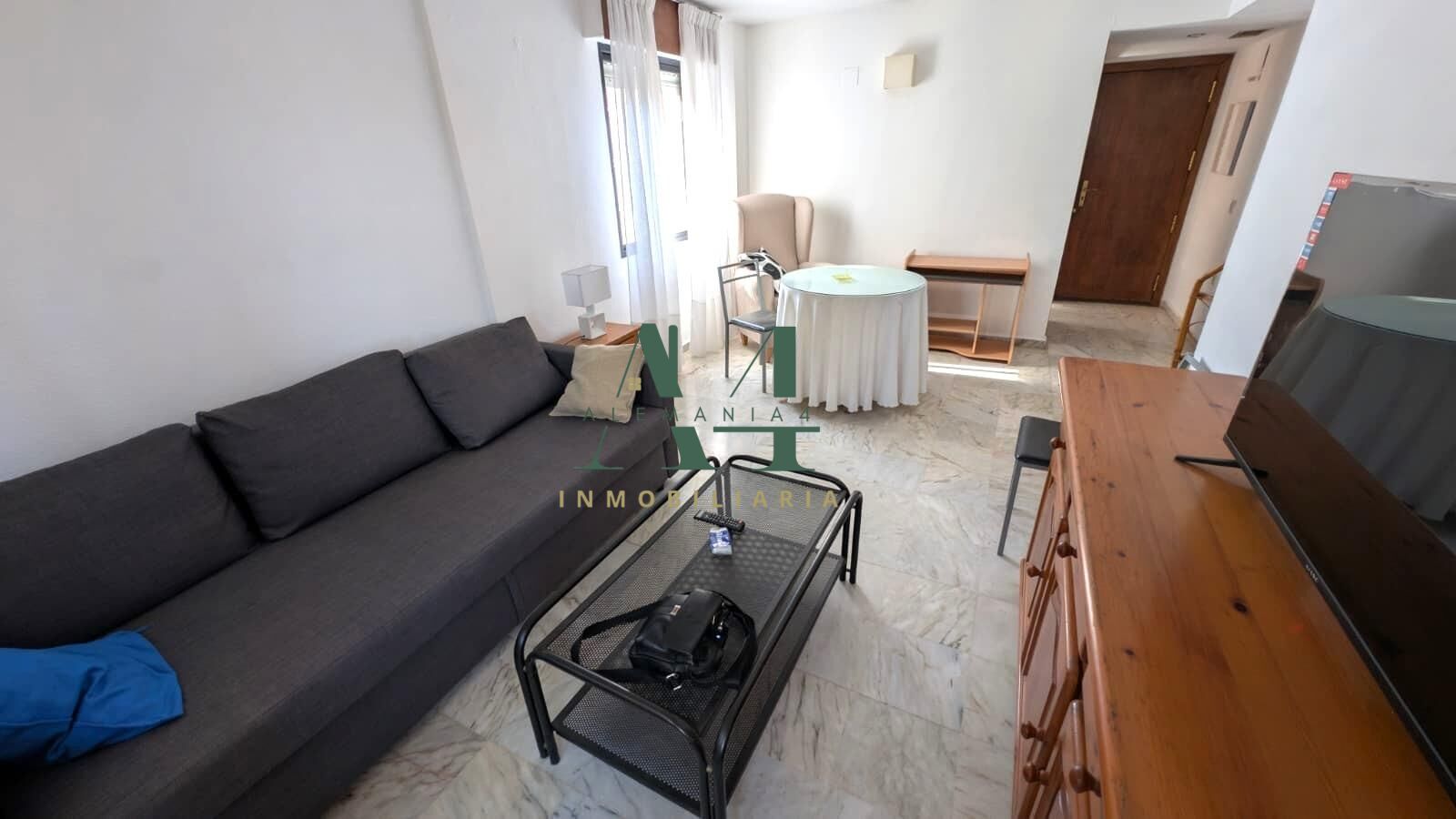 Acogedor Apartamento en Alquiler en Hernán Cortés, Cáceres p - foto 2