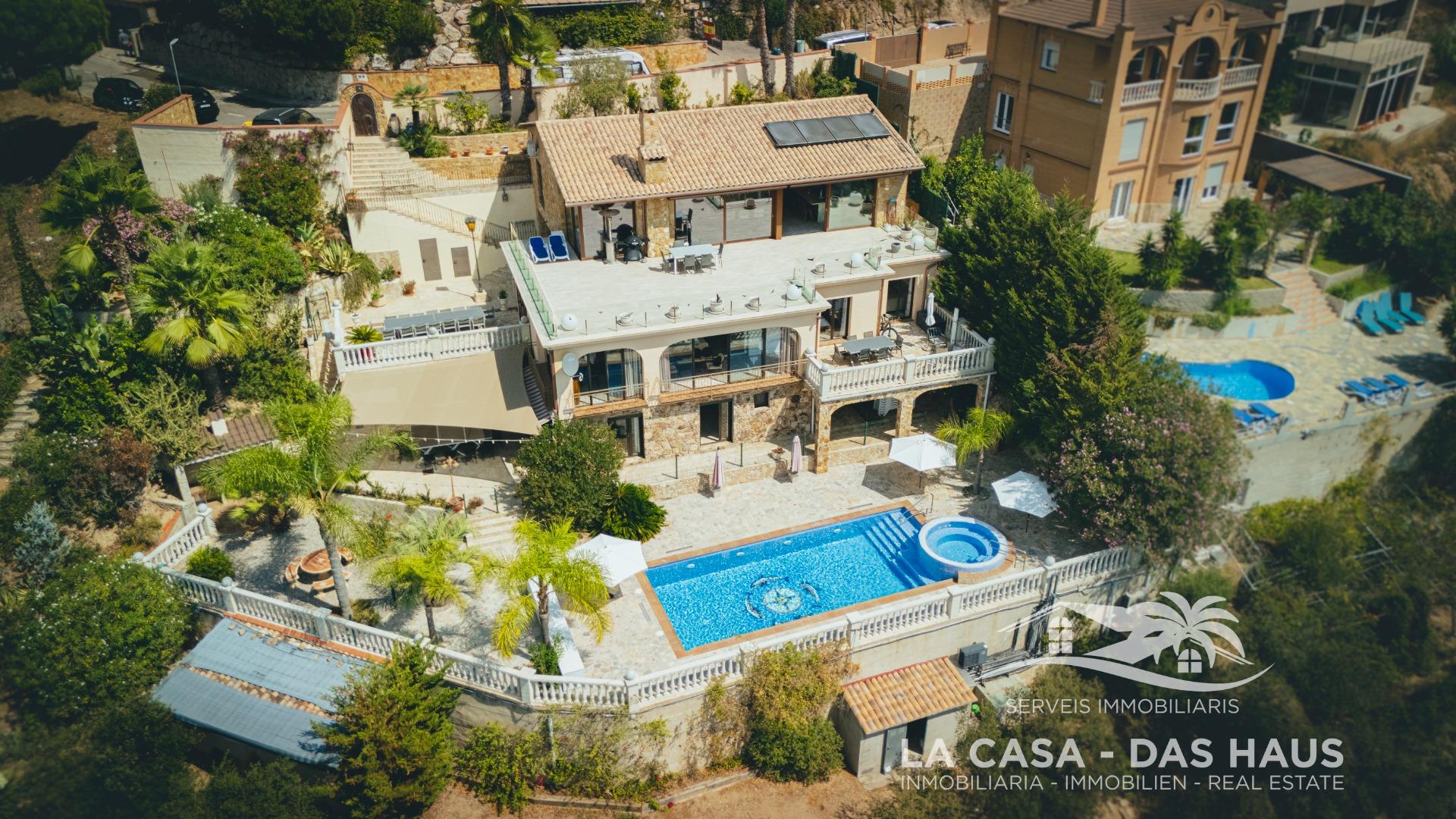 CASA CON LICENCIA TURÍSTICA, PISCINA CLIMATIZADA Y VISTAS PA - foto 3