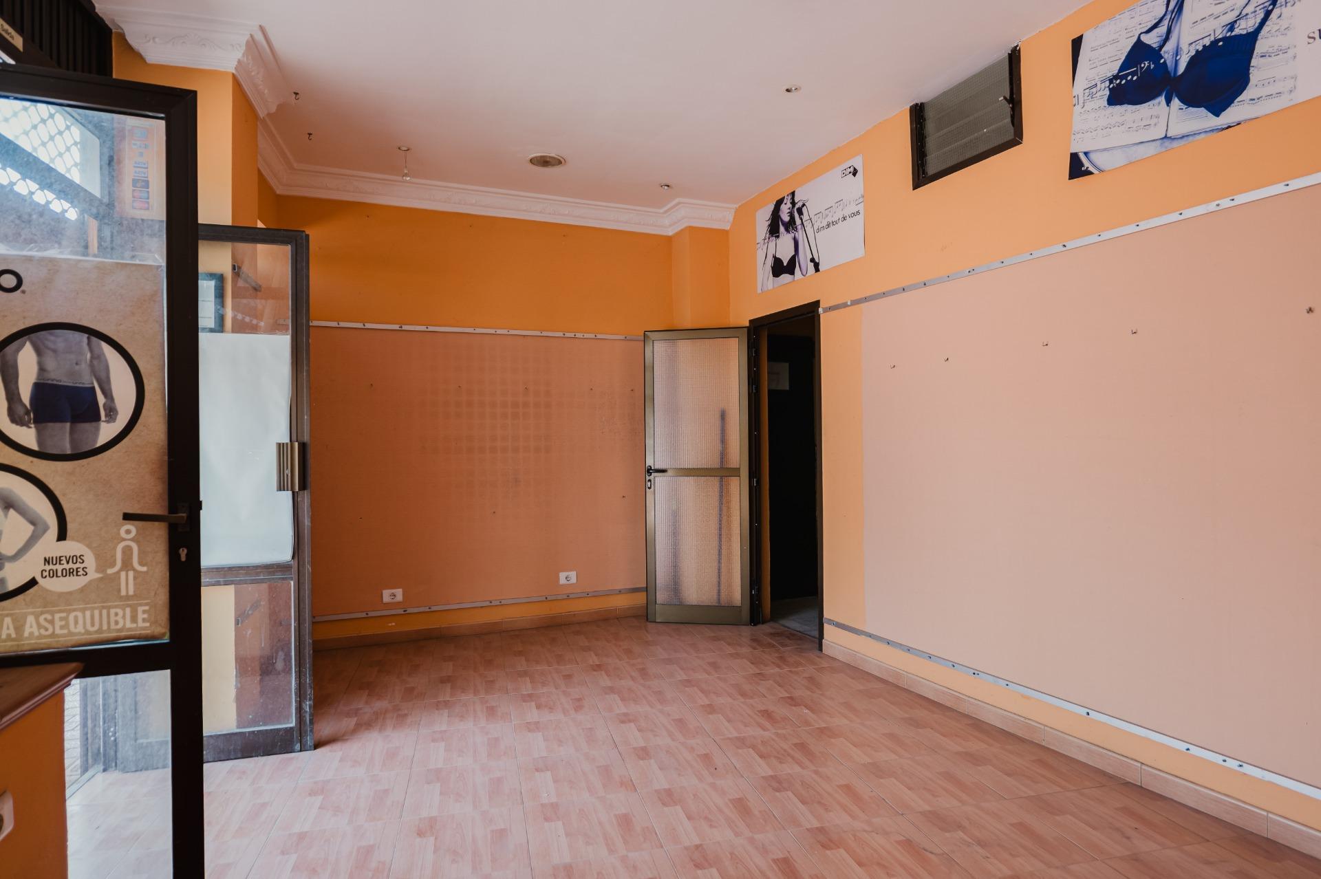 EDIFICIO COMERCIAL CON 806 m2 CONSTRUIDOS AVDA. CARLOS V - C - foto 5