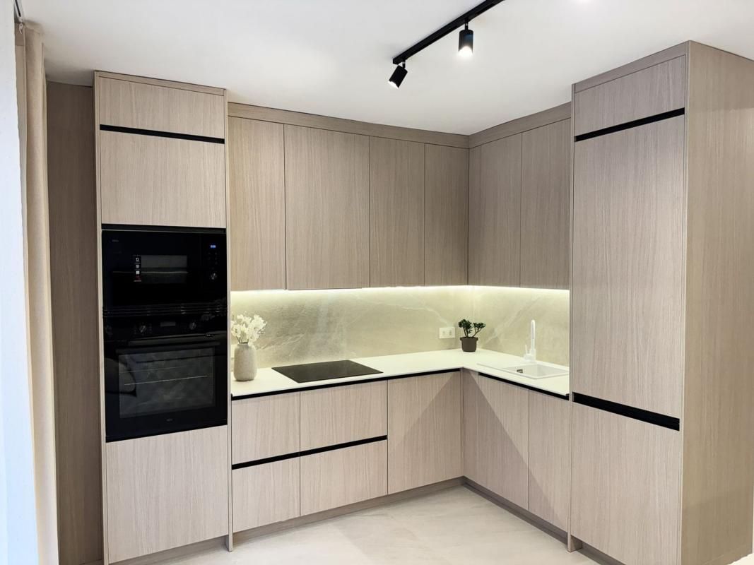 Apartamento 4 habitaciones 107m² en venta - Estacion de auto - foto 2