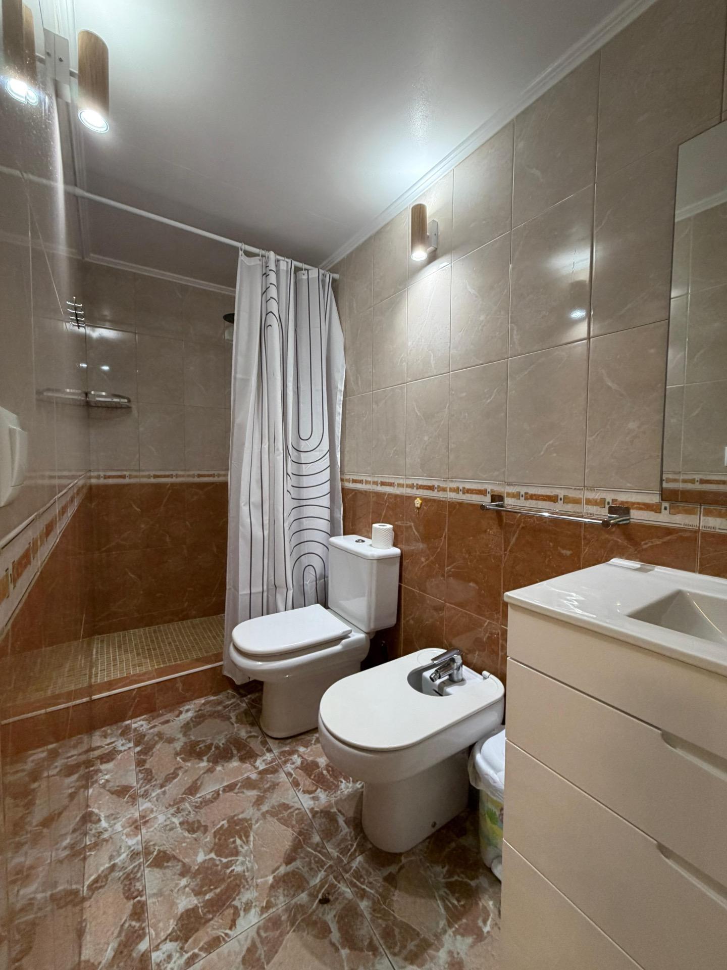 Vivienda totalmente reformada en Residencial Chimos Playa –  - foto 5