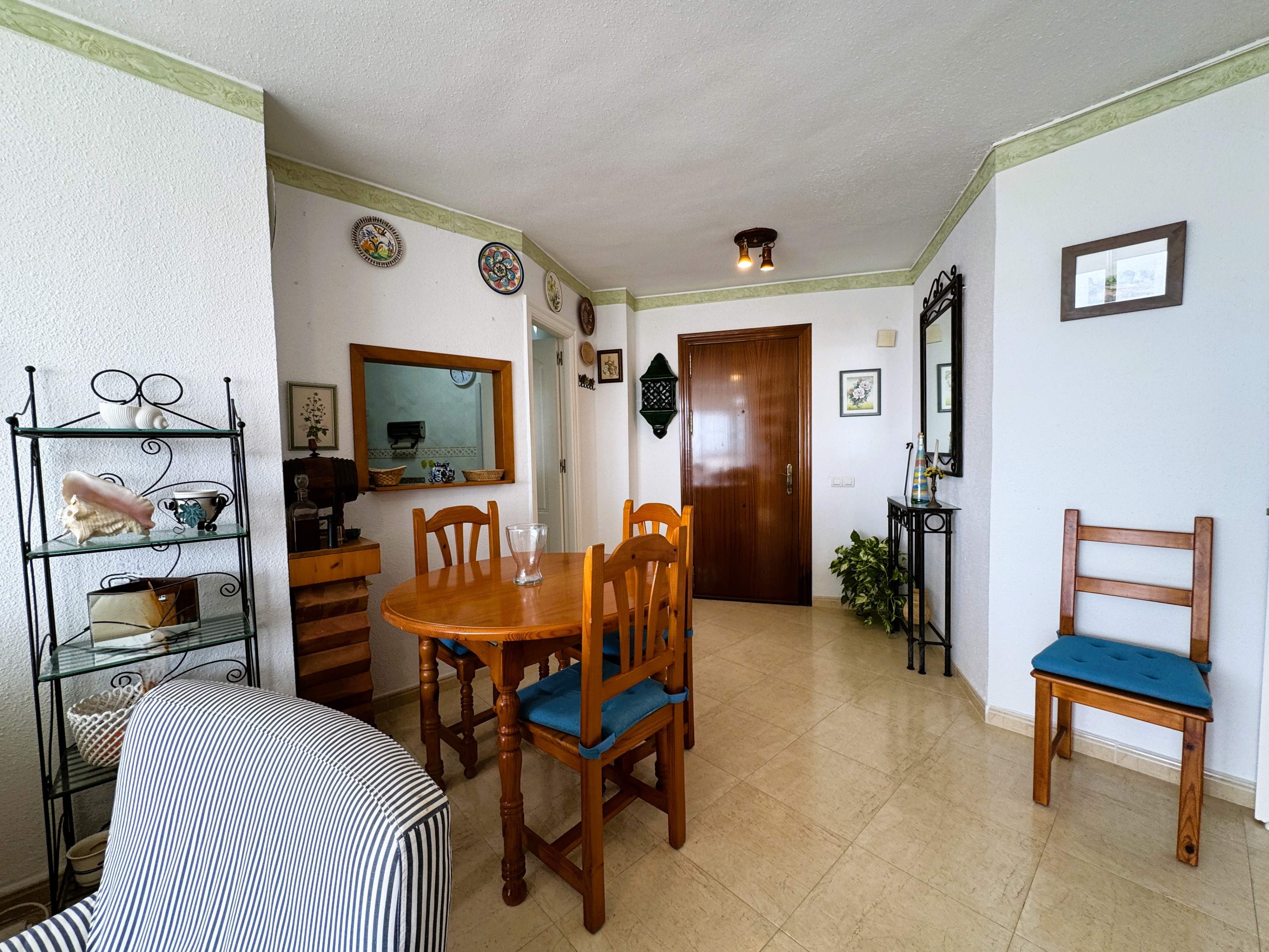 Piso con Terraza, Acceso Directo a la Playa y Piscina en Ben - foto 4