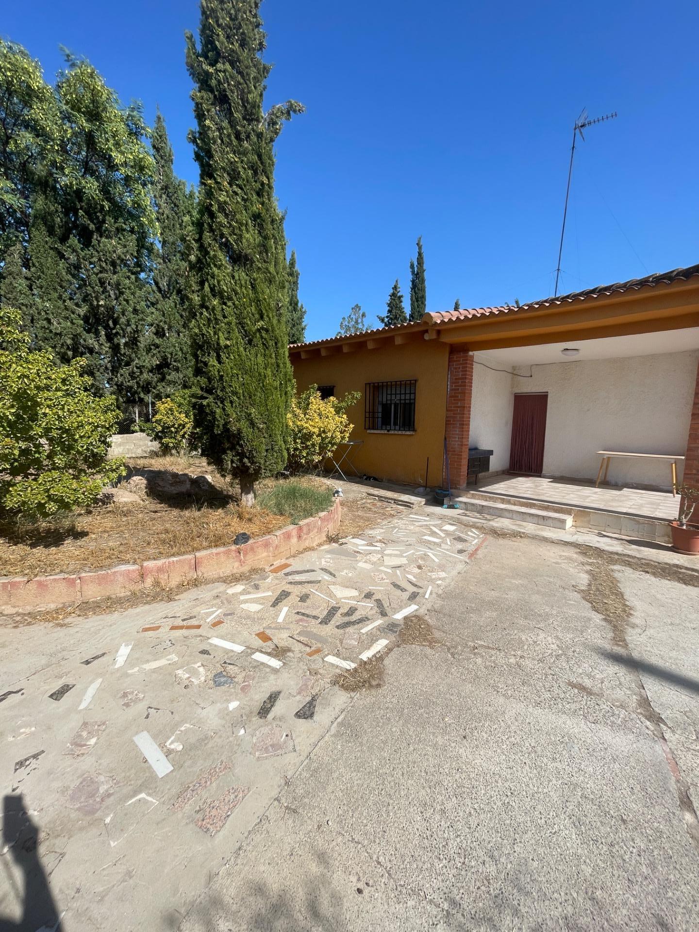 CHALET CON PISCINA Y GRAN PARCELA DE 1.400 M2 JUNTO A CAMP D - foto 4