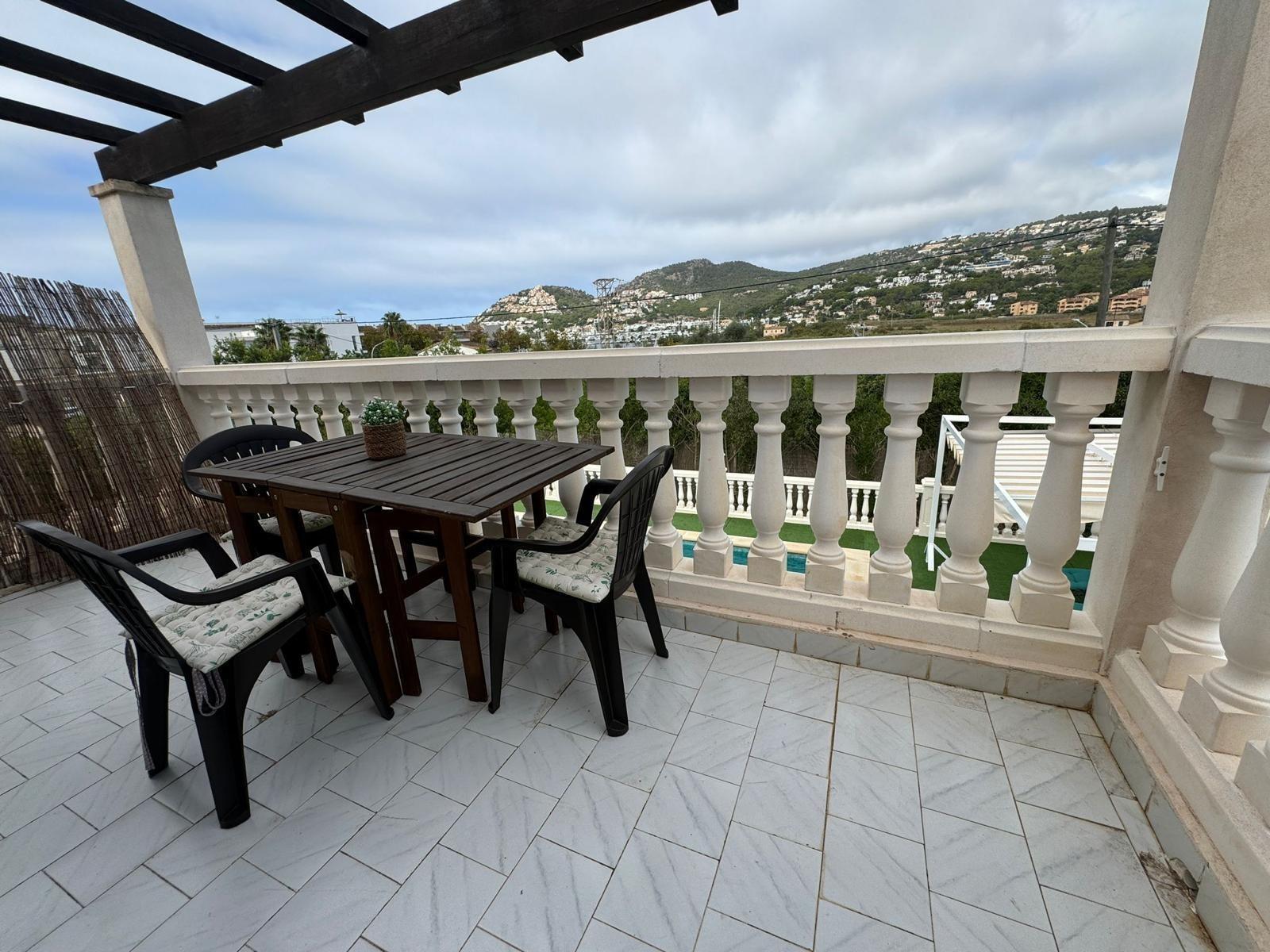 Se alquila Casa de pueblo con piscina privada y vistas panor - foto 3