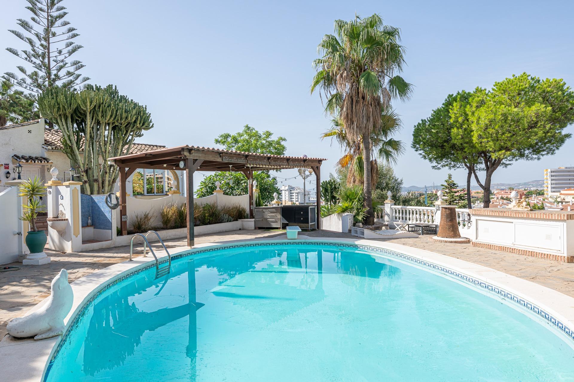 VILLA CON GRAN PARCELA Y POTENCIAL DE DESARROLLO