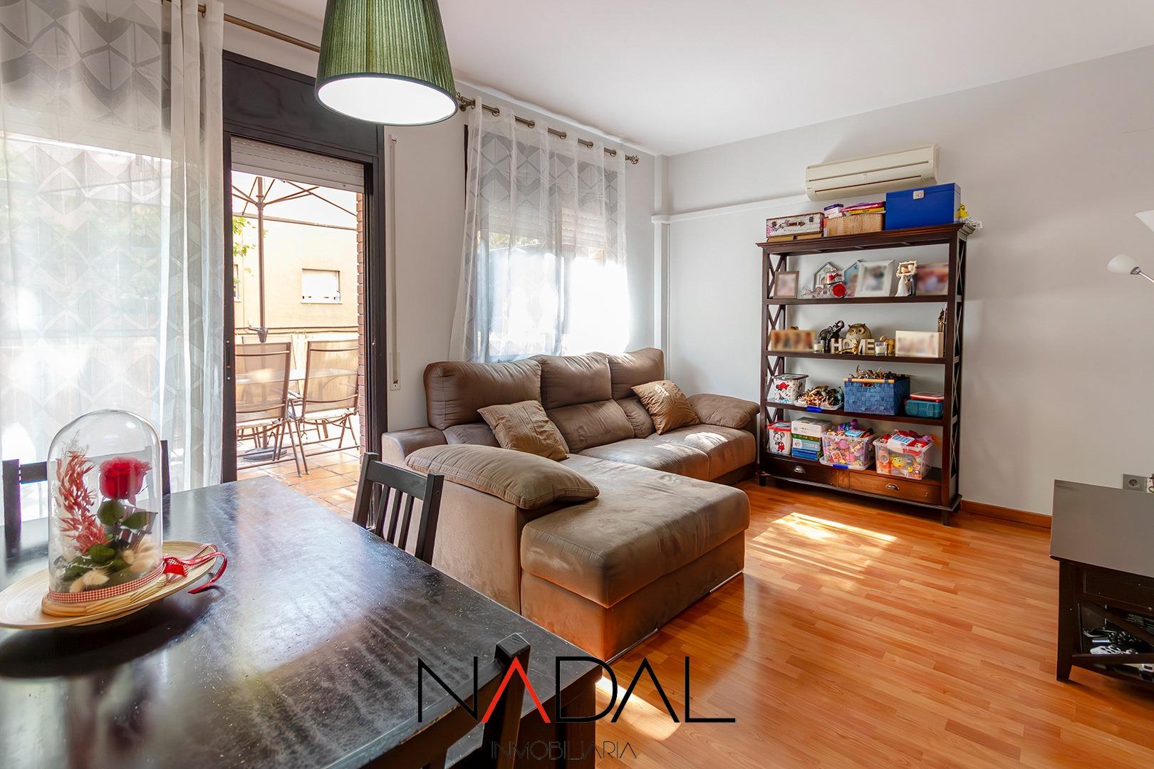 Piso con terraza de 40m2 y parking - foto 2