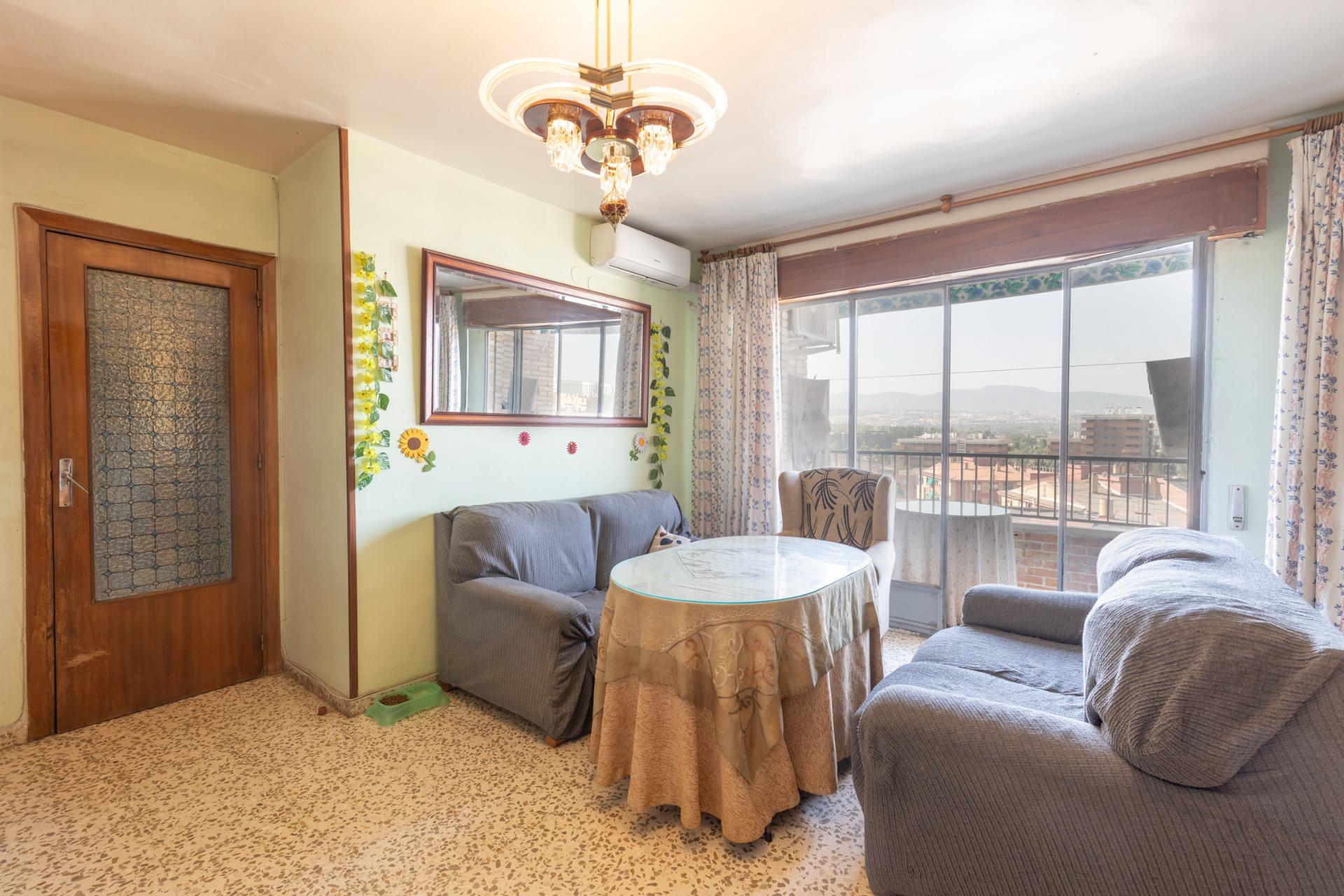 Luminoso piso con terraza, orientación sur y vistas despejad - foto 2