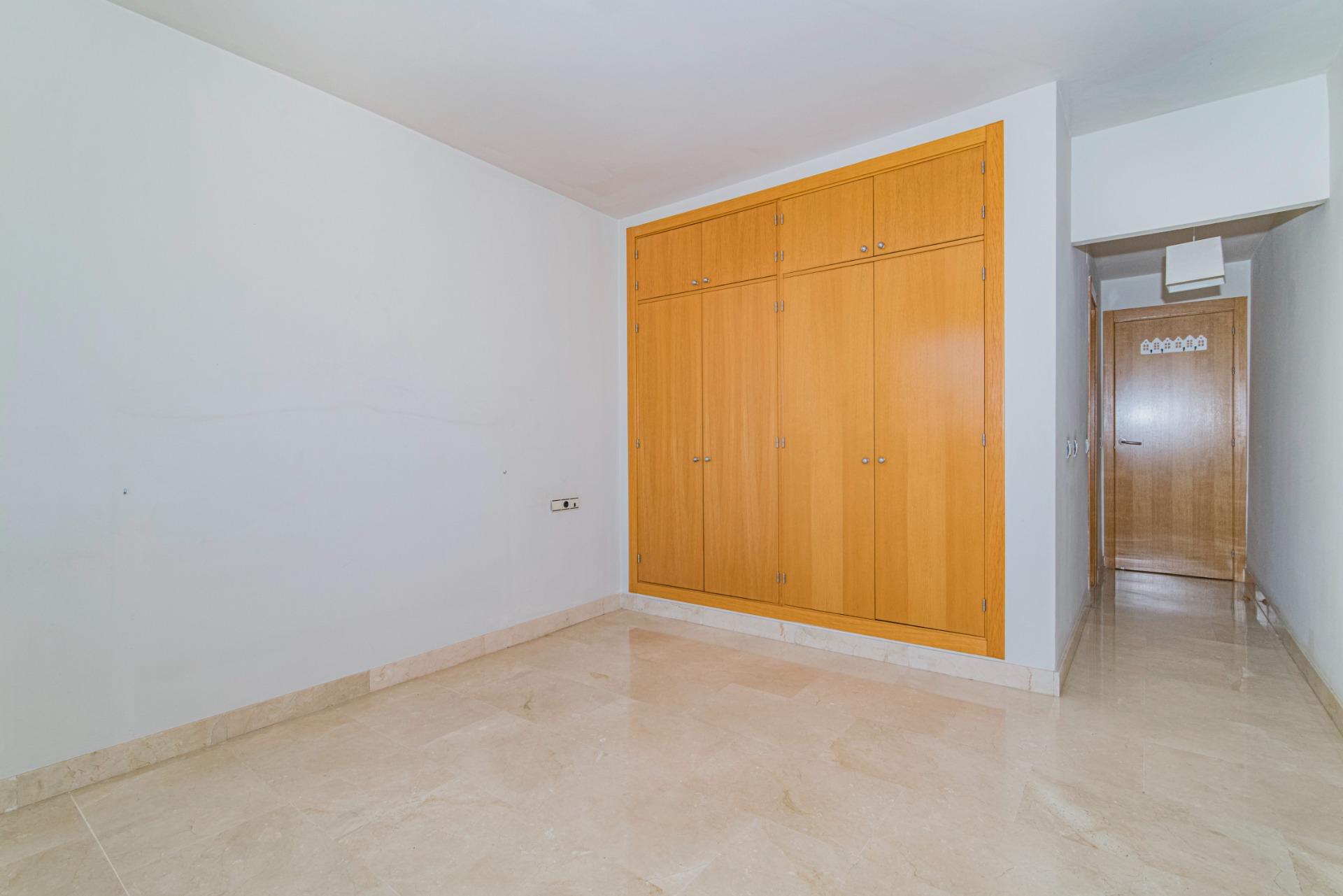 ALQUILER DE ATICO DE 3 DORMITORIOS EN URBANIZACION RESIDENCI - foto 3