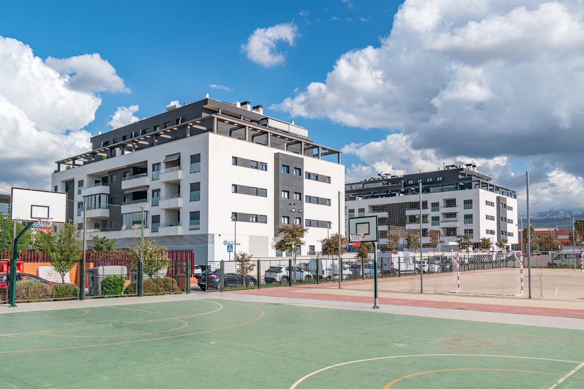 Exclusiva vivienda en Residencial Nevada — Urbanización de l - foto 2